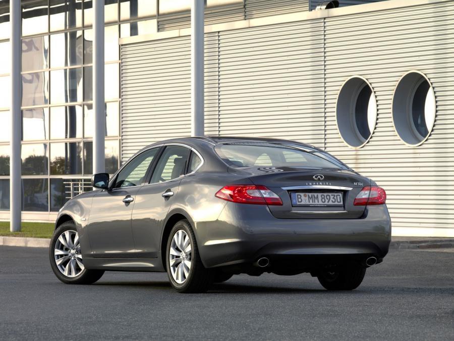  Infiniti M30d 2010 года  (фото 4 из 8)